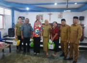 Tingkatkan Toleransi Umat Beragama, Bupati FAM Bagikan Ratusan Parsel Natal